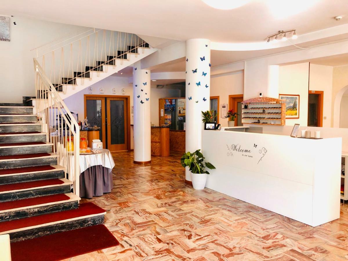 Hotel Niagara Riccione Luaran gambar